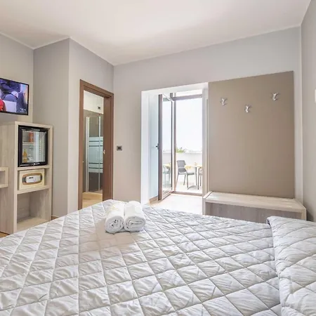 萨兰托米尔弗朗酒店 酒店 托雷圣乔万尼乌