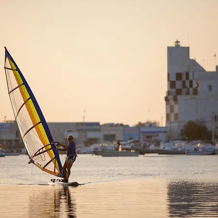 酒店 萨兰托米尔弗朗酒店 托雷圣乔万尼乌