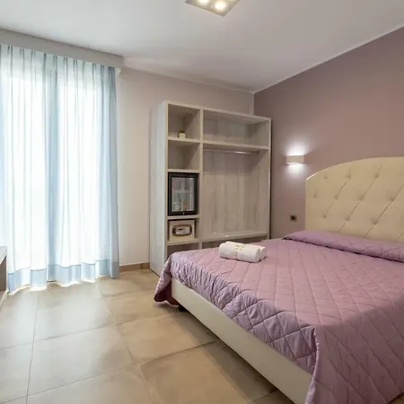 萨兰托米尔弗朗酒店 托雷圣乔万尼乌